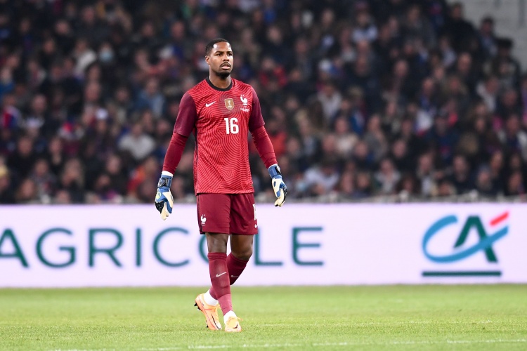 兩撲點(diǎn)！邁尼昂兩次幫助法國贏得點(diǎn)球大戰(zhàn)，是隊(duì)史首位做到的門將