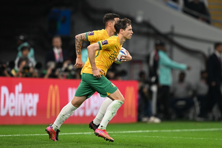 足球報：澳大利亞兩名前鋒受傷 國足必須提防制造4球的古德溫