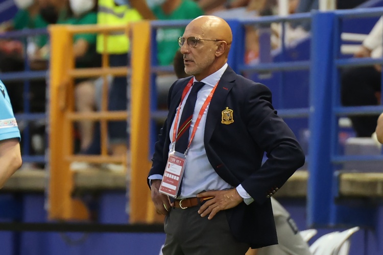 西班牙隊(duì)史第二次單場(chǎng)兩次被點(diǎn)射破門，上次還是02年世界杯