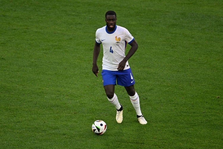 不可或缺？于帕首發時法國近17場14次零封，反之近10場都有丟球