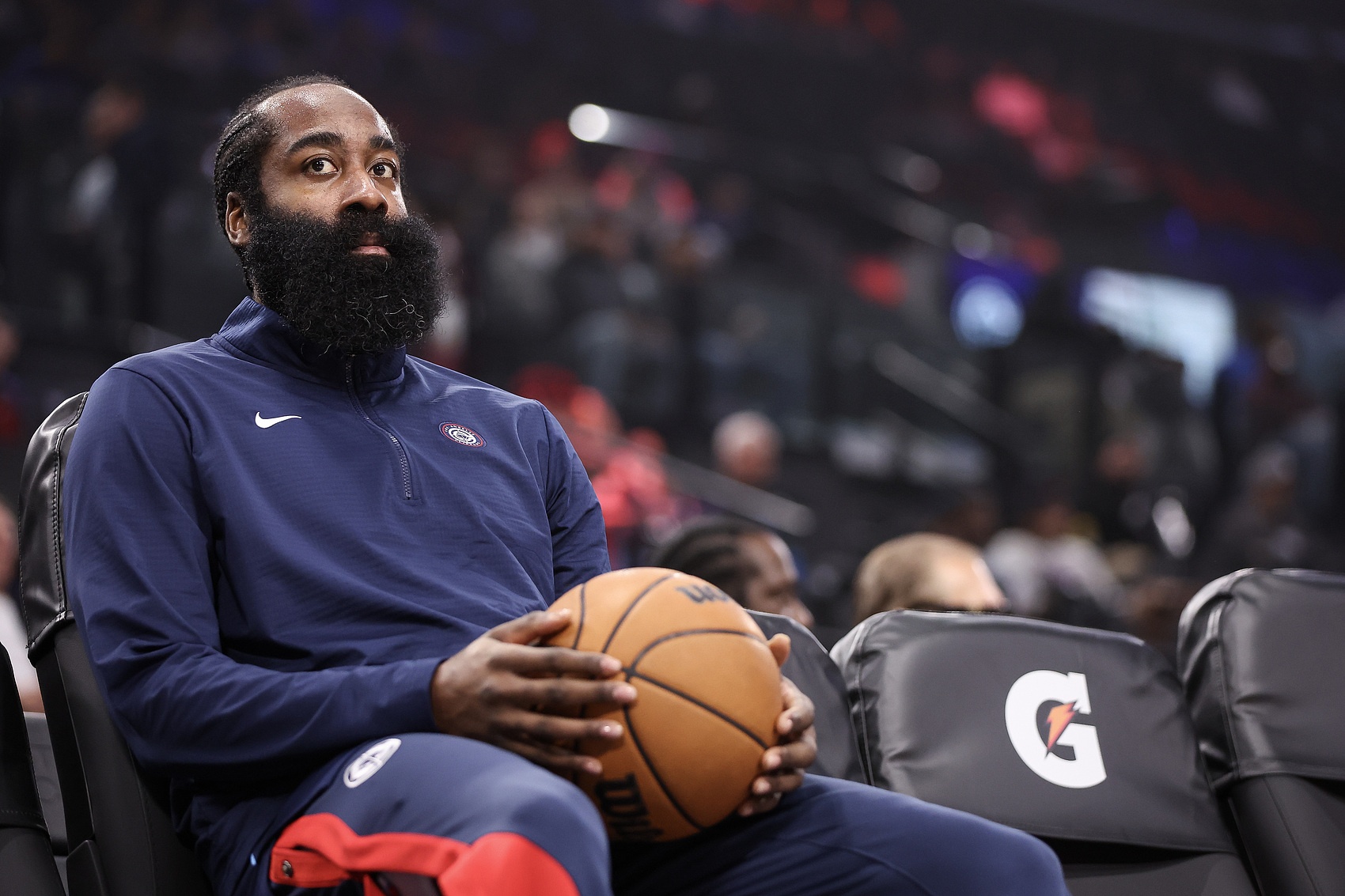 孔德昕：SGA面對快船側翼群纏斗全場26分 哈登在碰撞后失去侵略性