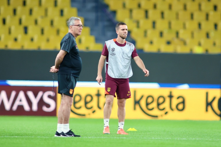 順應民意？東體：國足或變陣雙后腰，塞鳥前腰＆解放韋世豪