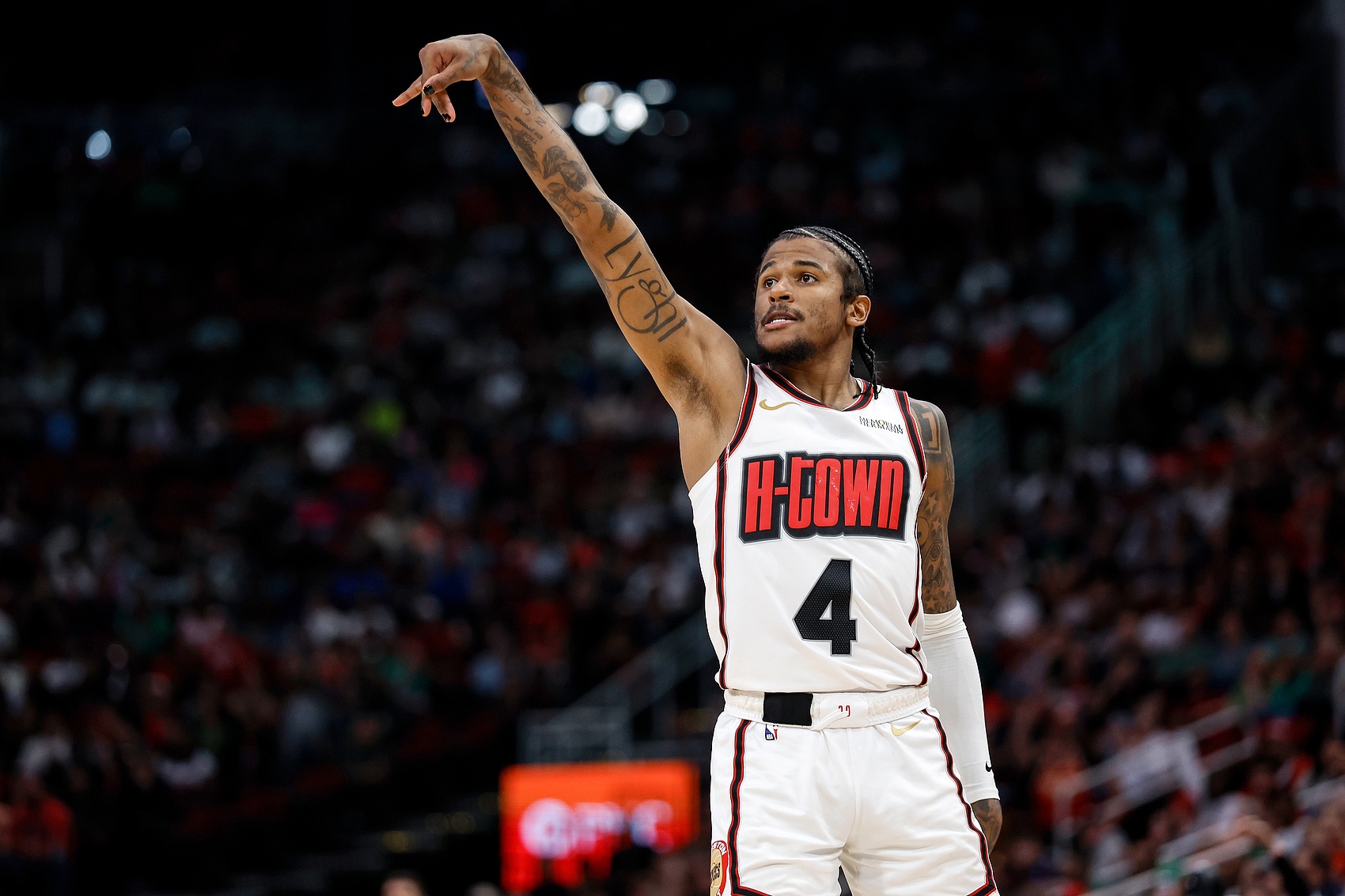 對飆穆雷！杰倫-格林上半場8中4得15分1板1助 三分6中3